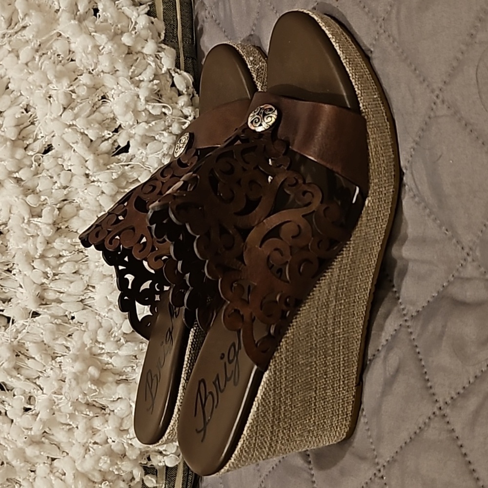Brighton Wedges - Picture 13 of 16